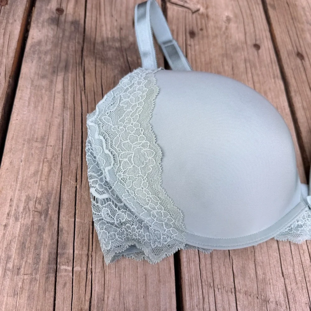 Victoria's Secret Dream Angels Push-Up Bra Womens‎ 38D Sage Green Lace Trim